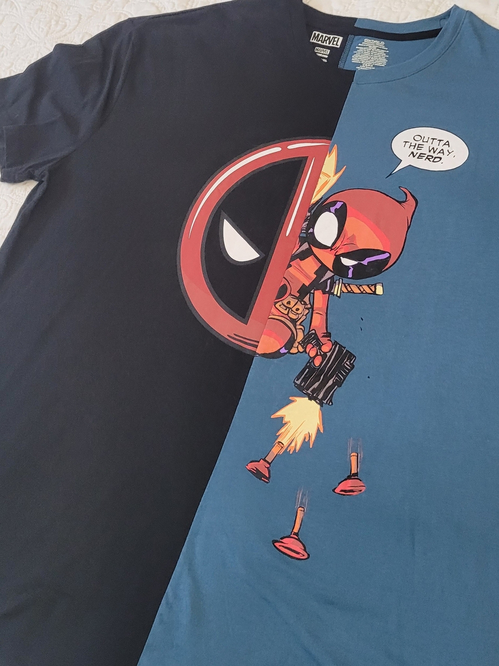Marvel Deadpool Split Color Graphic T-Shirt Black Blue Unworn XL